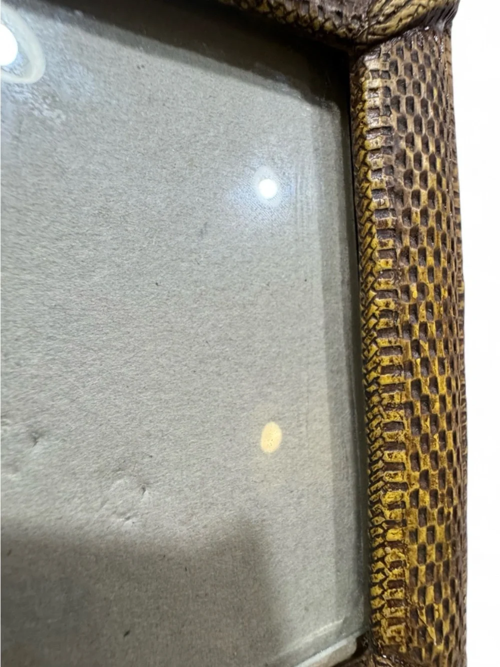 Vintage-Style Decorative Picture Frame in Antique Gold 3x5